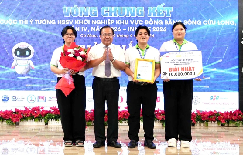 Sinh viên miền Tây biến chuối quê thành sản phẩm chăm sóc đường ruột