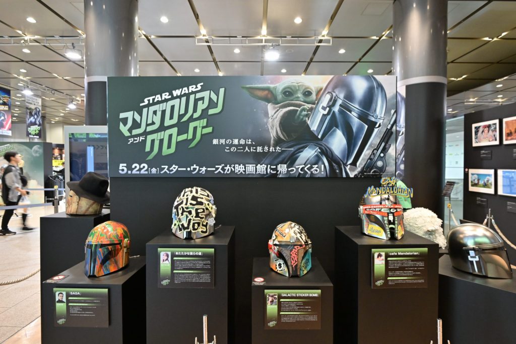 最新作公開前にスター・ウォーズ企画展 大阪・梅田で開幕 等身大展示や巨大グローグーも