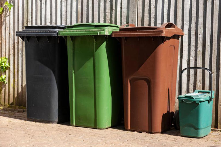 Kitchen items banned from recycling bins after rules in England change