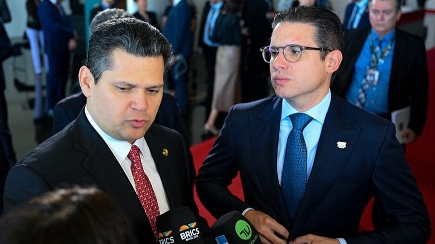 Alcolumbre e Hugo Motta são os políticos mais mal avaliados do Brasil ...