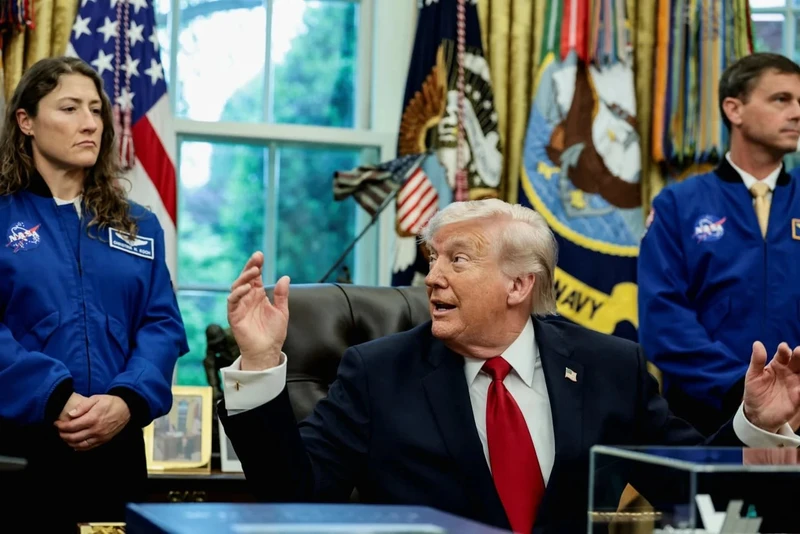 Tổng thống Mỹ Trump tuyên bố giữ nguyên phong toả để đưa Iran vào bàn đàm phán hạt nhân