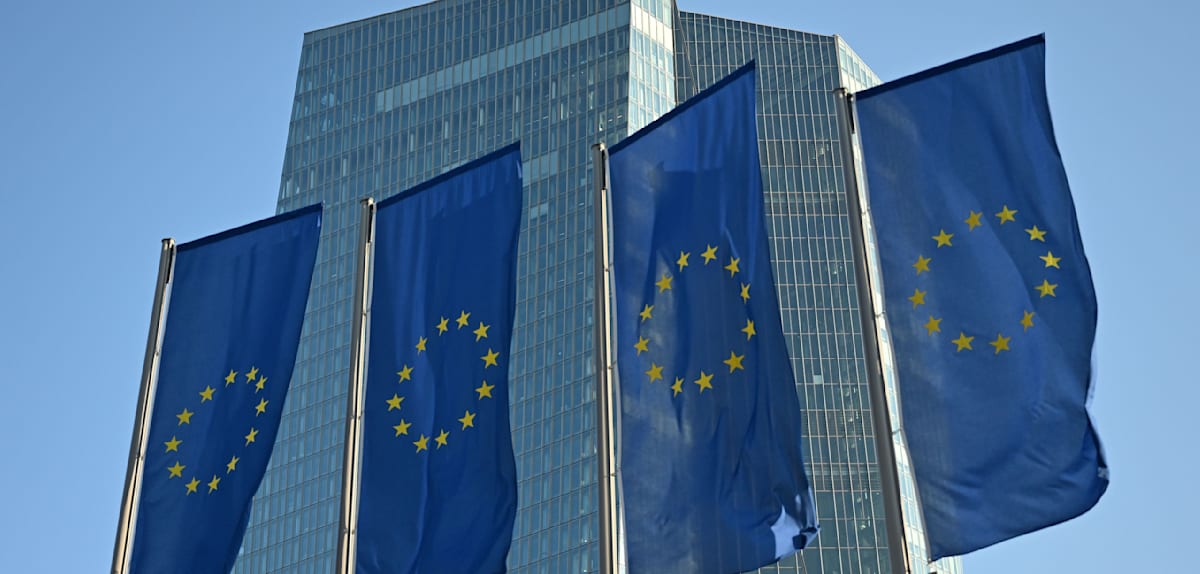 EZB hält Zinsen trotz Ölpreisschock und Inflation unverändert