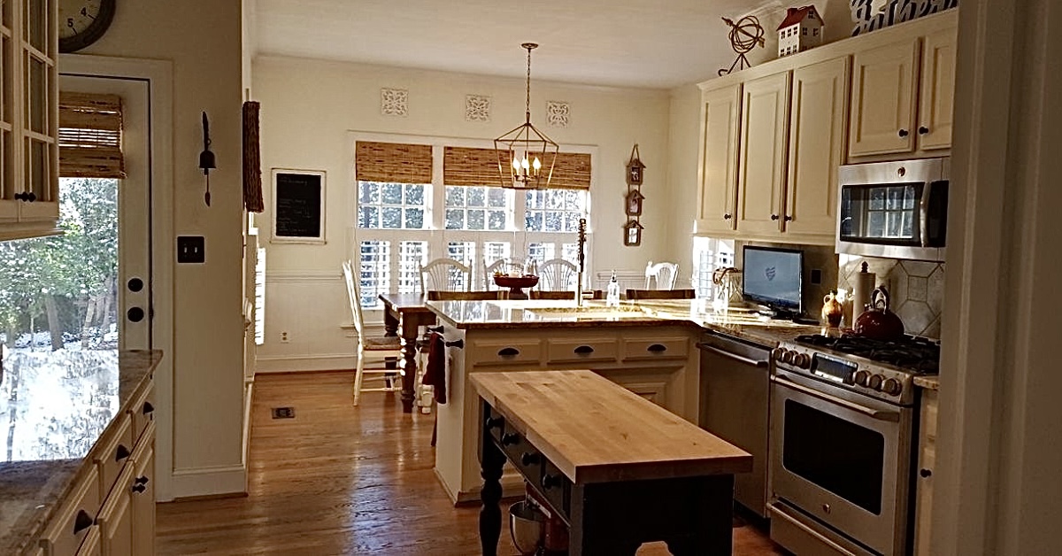 20 poor people share what makes a real middle class house