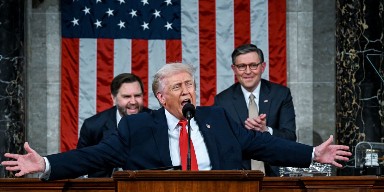 Trump to sign order creating retirement plans for workers who lack them