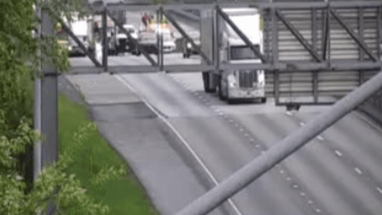 Crash slows section of I-83 near US 322 in Dauphin County: 511PA