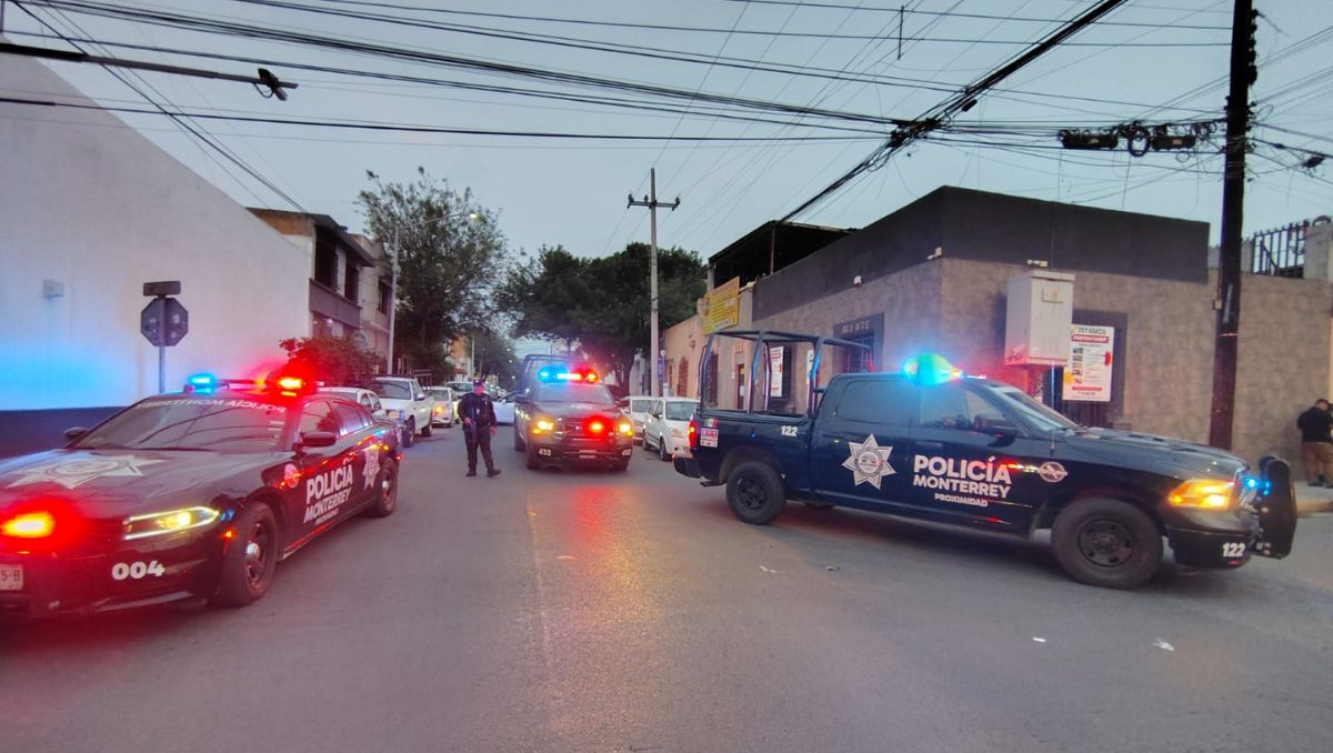 Balean a hombre afuera de domicilio en Centro de Monterrey