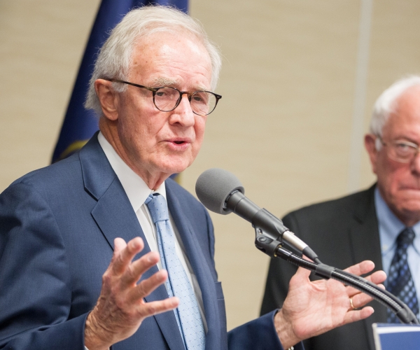 Former Sen. Don Riegle overcame scandal, 'never stopped campaigning'