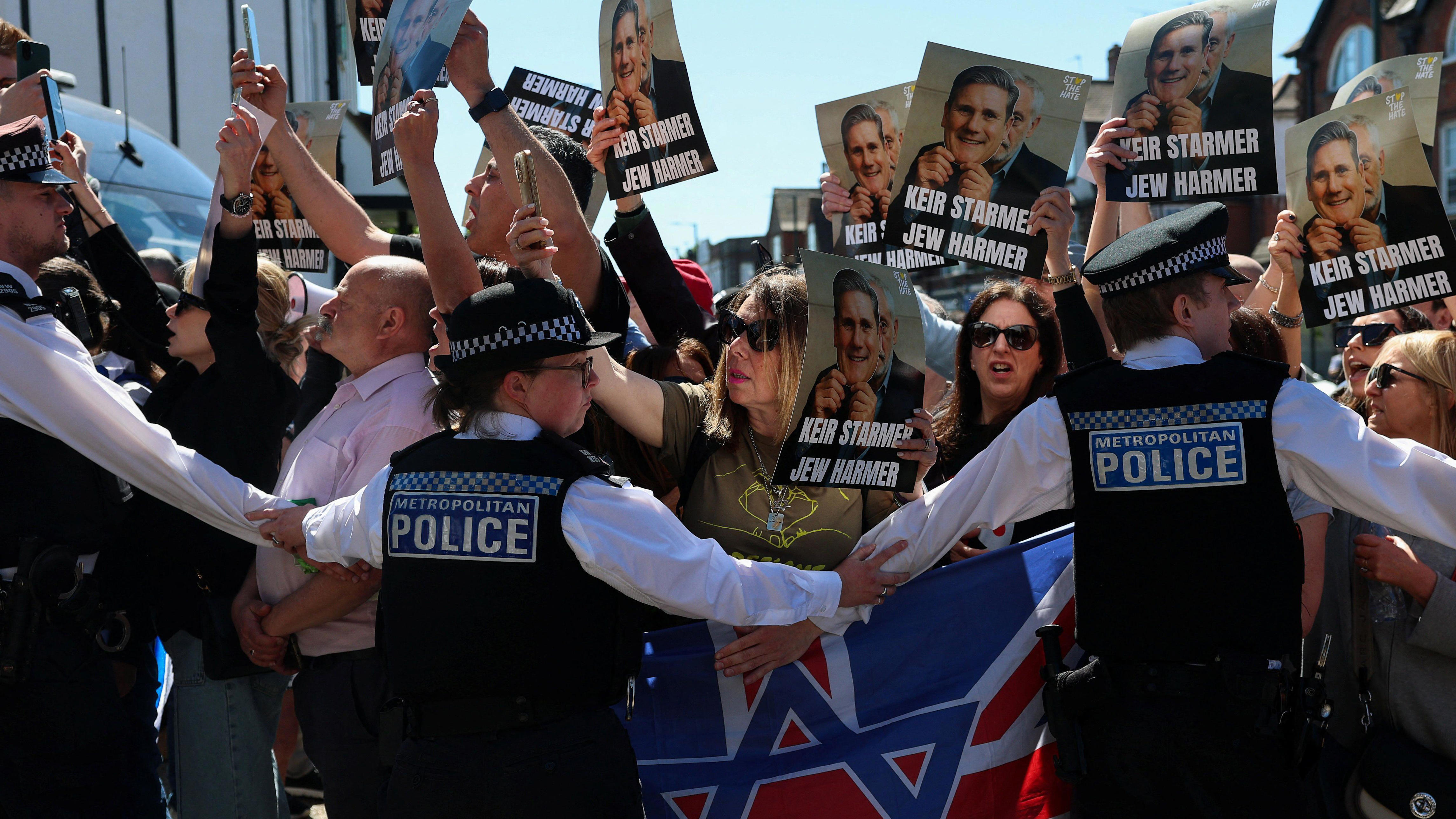 Starmer heckled during Golders Green visit