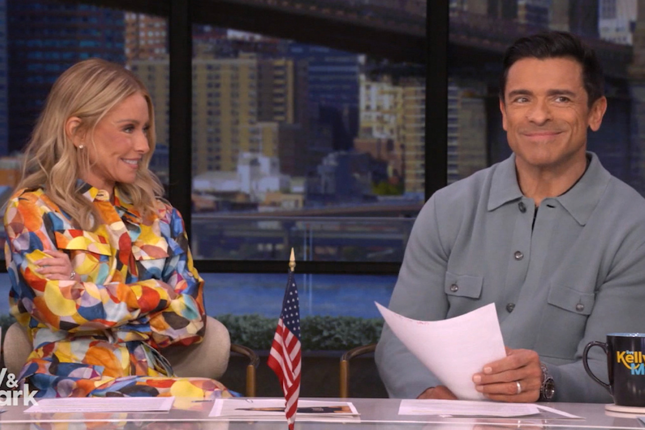 Kelly Ripa admits her dog Lena has trained her to get down on her hands ...