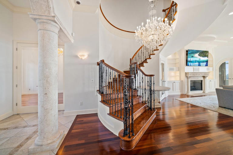 Exclusive: Hulk Hogan’s Florida mansion, where he died, hit with ...
