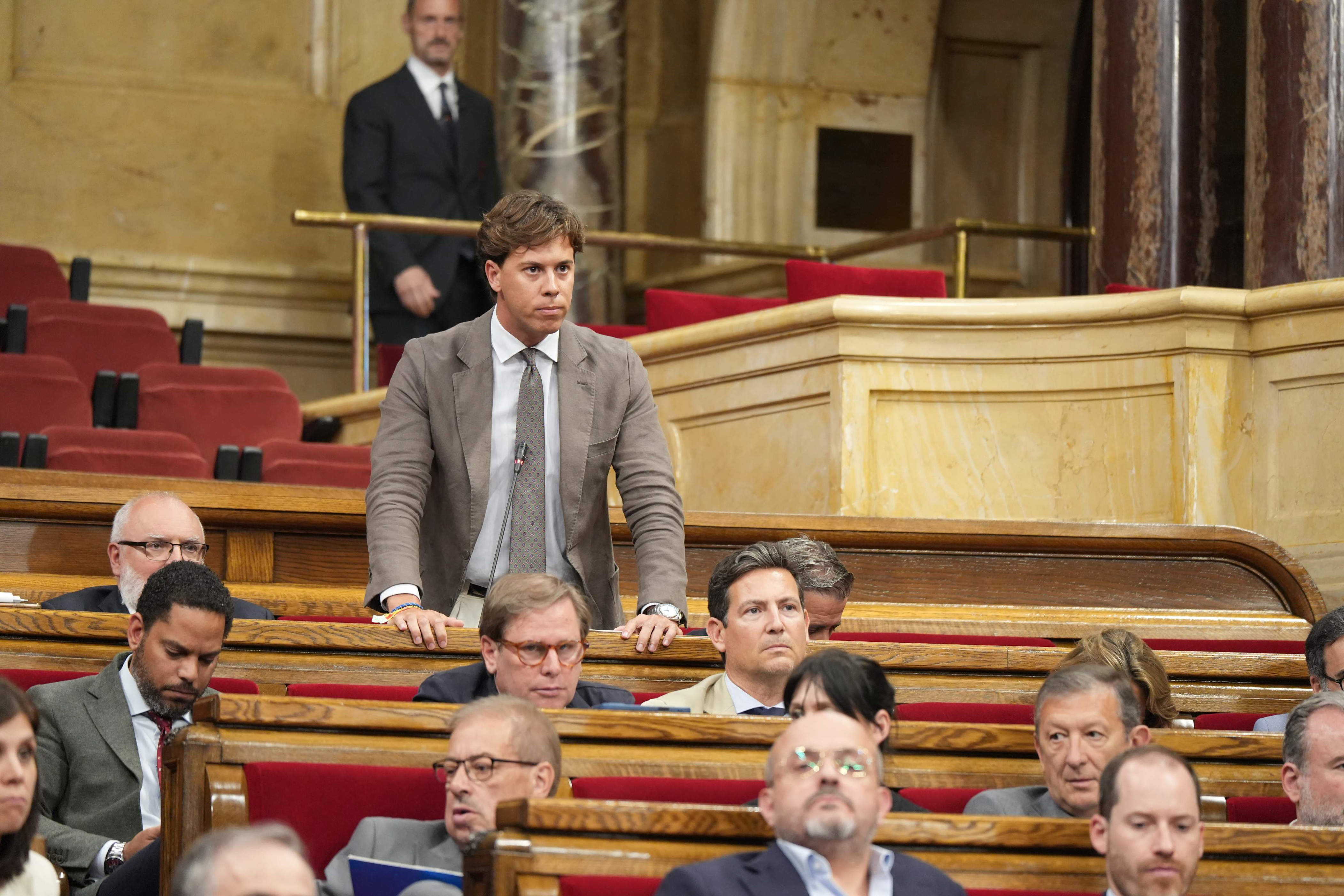 La Mesa del Parlament actúa contra el diputado de Vox por la amenaza a ...