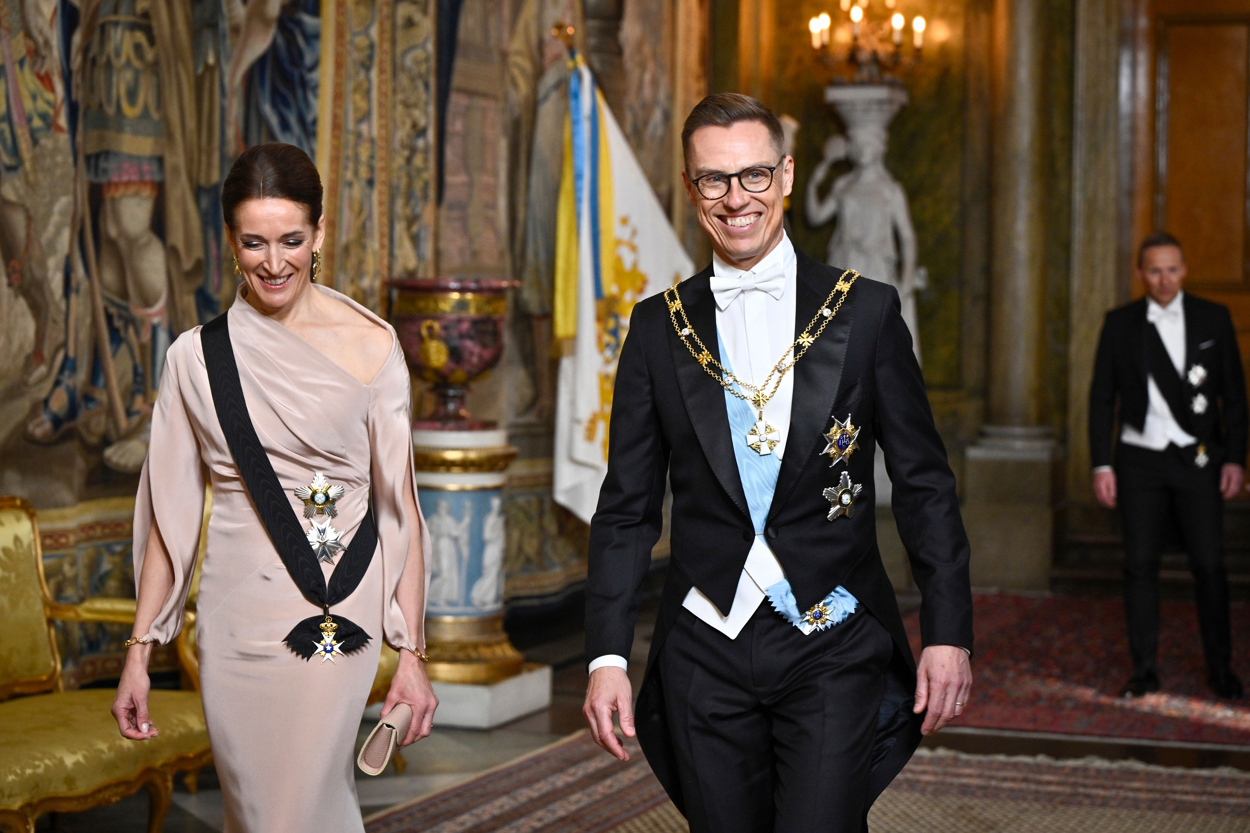 Flere presidenter er også invitert til 80-årsfeiringen. Her er Finlands president Alexander Stubb og hans kone Suzanne Innes-Stubb. Foto: Christine Olsson / TT / AP / NTB
