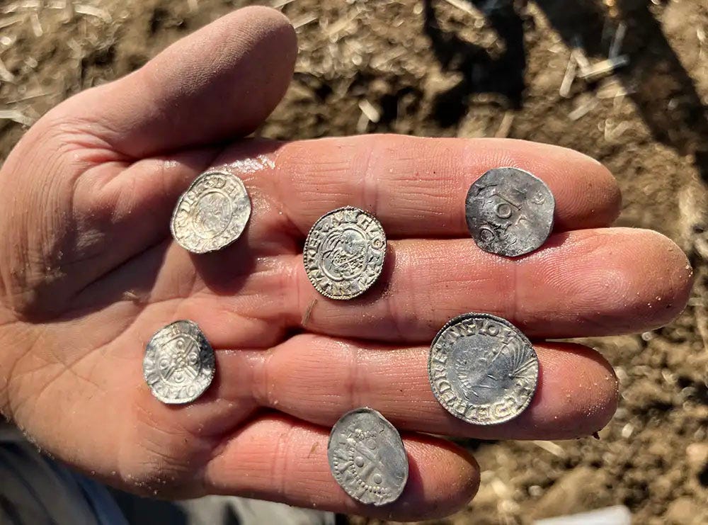 The largest coin hoard in Norwegian history consists mainly of English (Anglo-Saxon) and German coins, in addition to some Danish and Norwegian ones. Among them are coins minted under Cnut the Great, Æthelred II, Otto III, and Harald Hardrada.