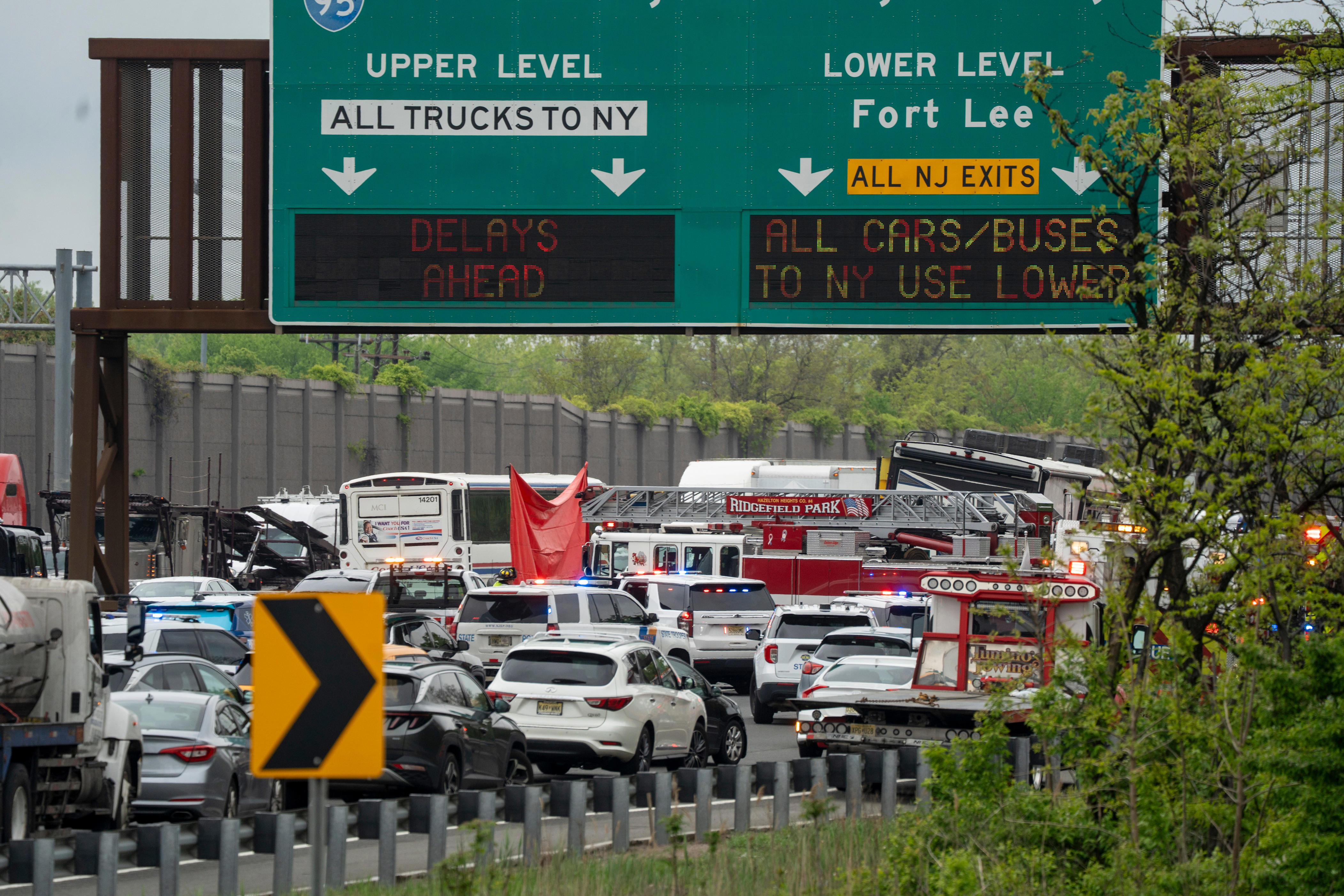 One person killed in crash on NJ Turnpike in Ridgefield Park