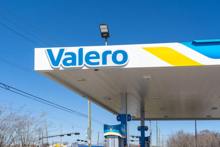 Valero delivers strong Q1 beat, but lower throughput outlook clouds ...