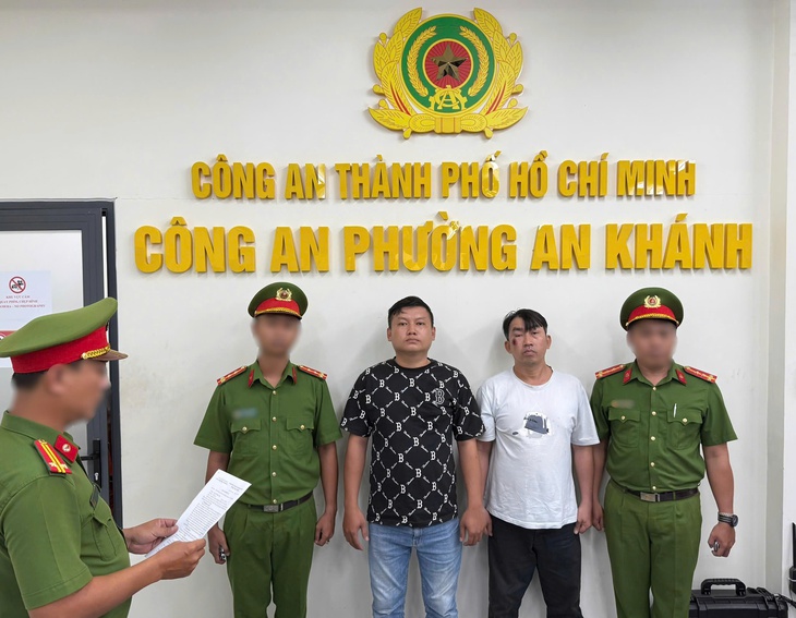 Bóp còi xin vượt gây ồn ào, hai người đàn ông đánh nhau trên đường bị Công an TP.HCM bắt tạm giam