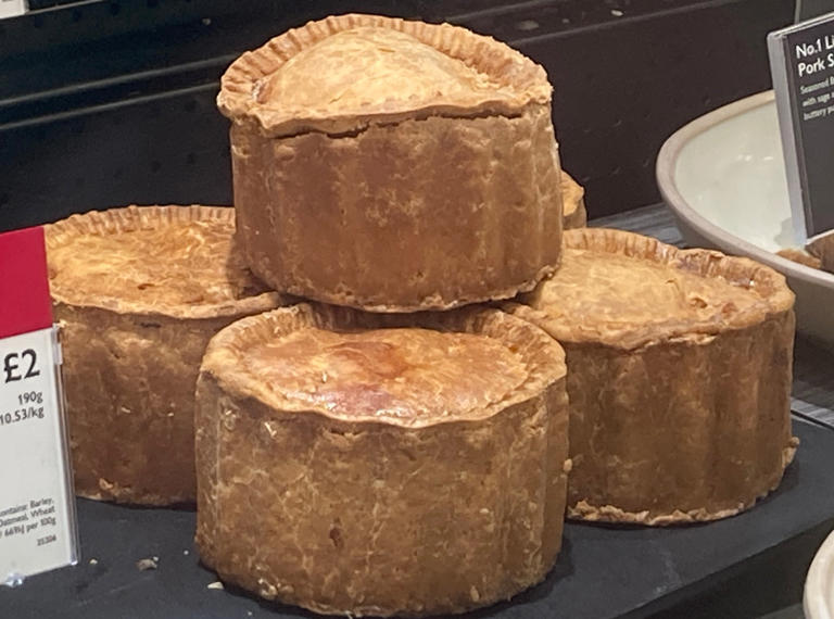 The taste of the soccer field: Meat pie