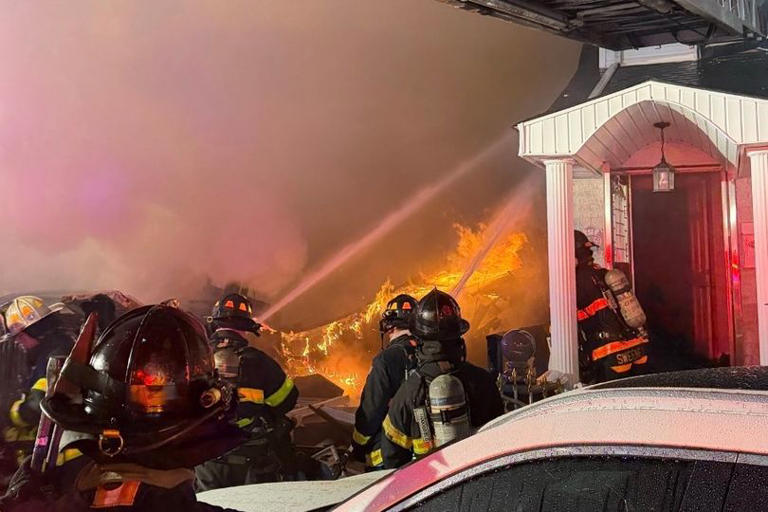 Man 'sets himself on fire' in Queens home triggering massive explosion ...