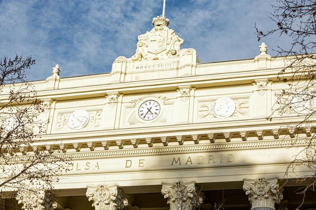 El Ibex 35 sube un 4,3% en abril, hasta los 17.781 puntos, con el ...