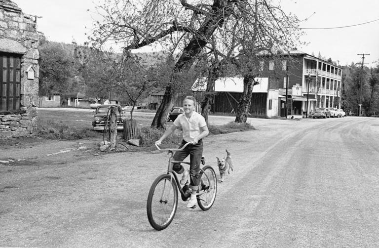 45 things that were totally normal in the '60s that would be considered ...