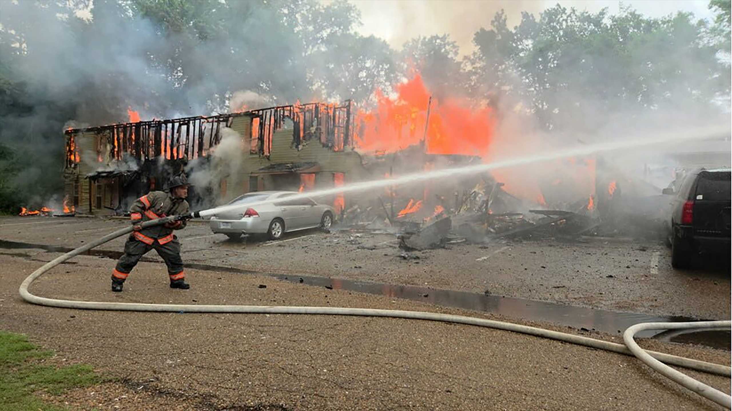 Fire tears through Warren County townhouses; some residents suffer ...