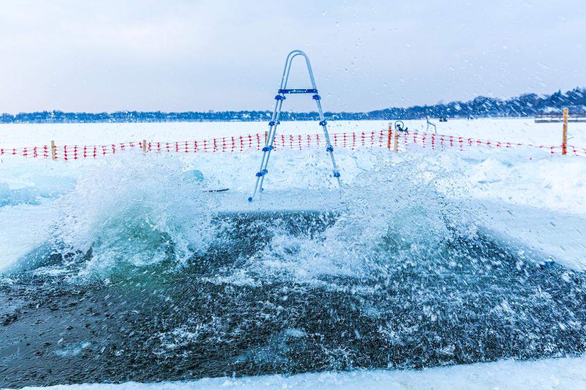Cold plunges explained: What does 2 minutes in ice water really do to ...