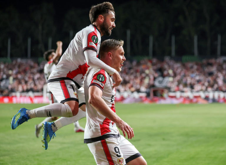 El Rayo se adelanta al Estrasburgo en la semifinal de la Conference League.