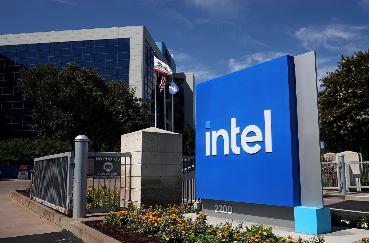 Intel’s big stock run-up hits pause. Why Trump’s victory lap isn’t helping