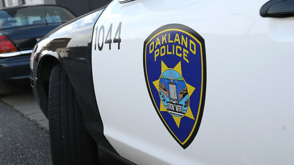 Bicyclist dies after being struck by hit-and-run driver in Oakland