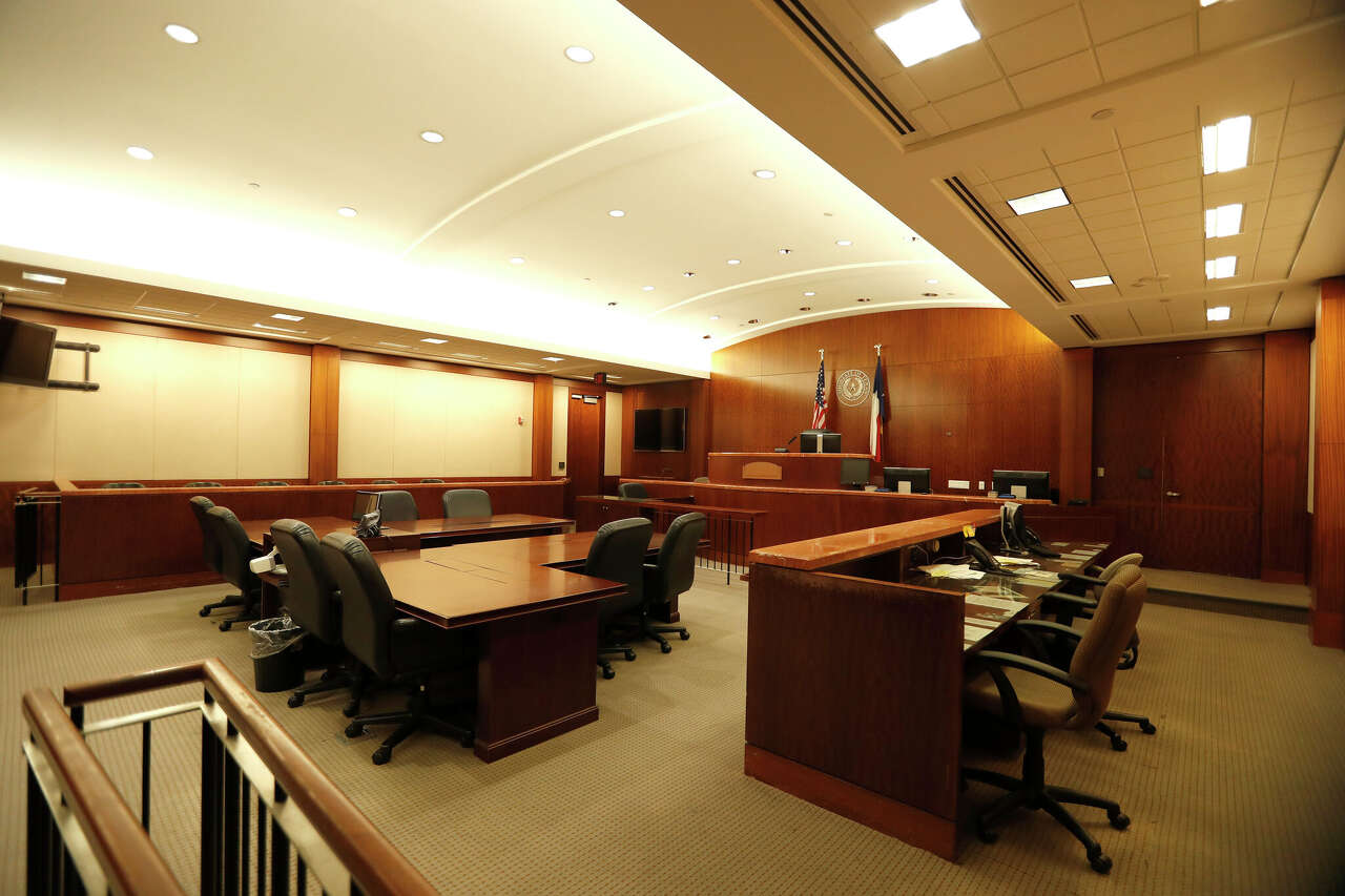 10-year-old appears alone in court after mother's Houston ICE detention