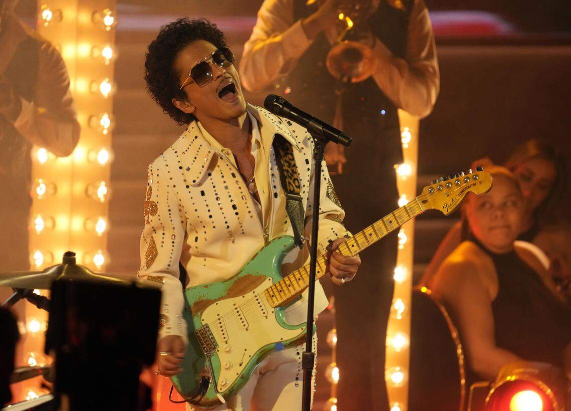 Review: Bruno Mars was magnificent in Charlotte. Then he overstayed by ...