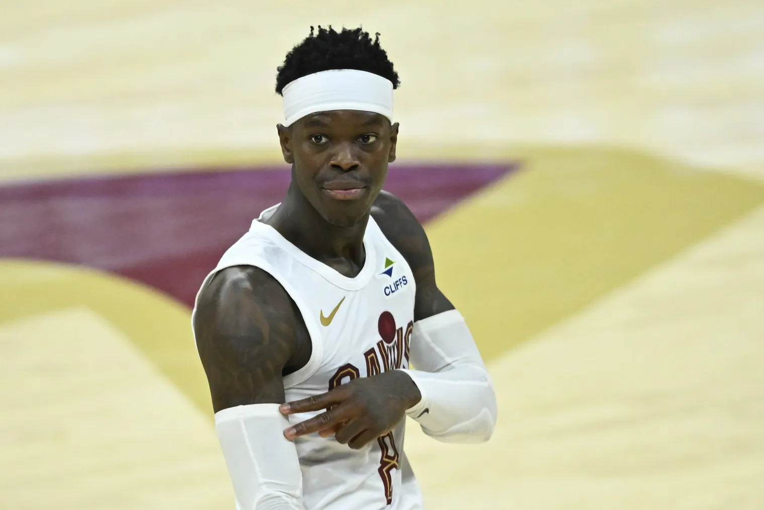 Cavaliers overcome turnovers to take control of series against Raptors