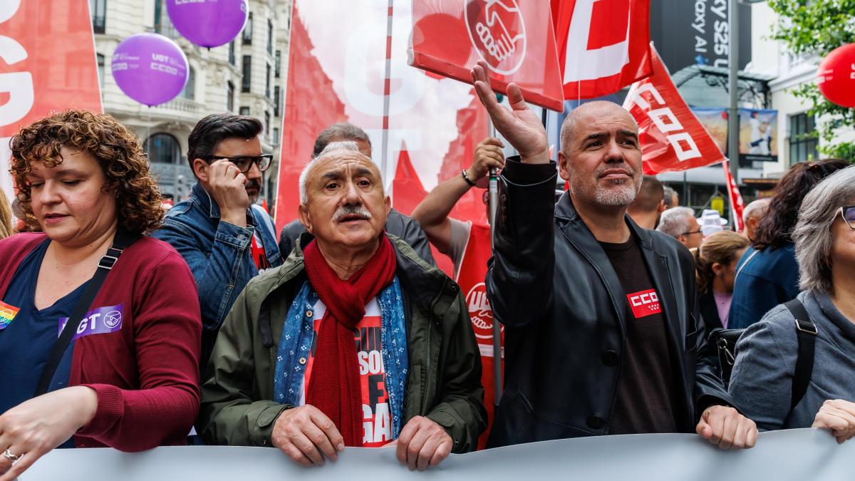 Los sindicatos toman la calle el Primero de Mayo contra las guerras y ...