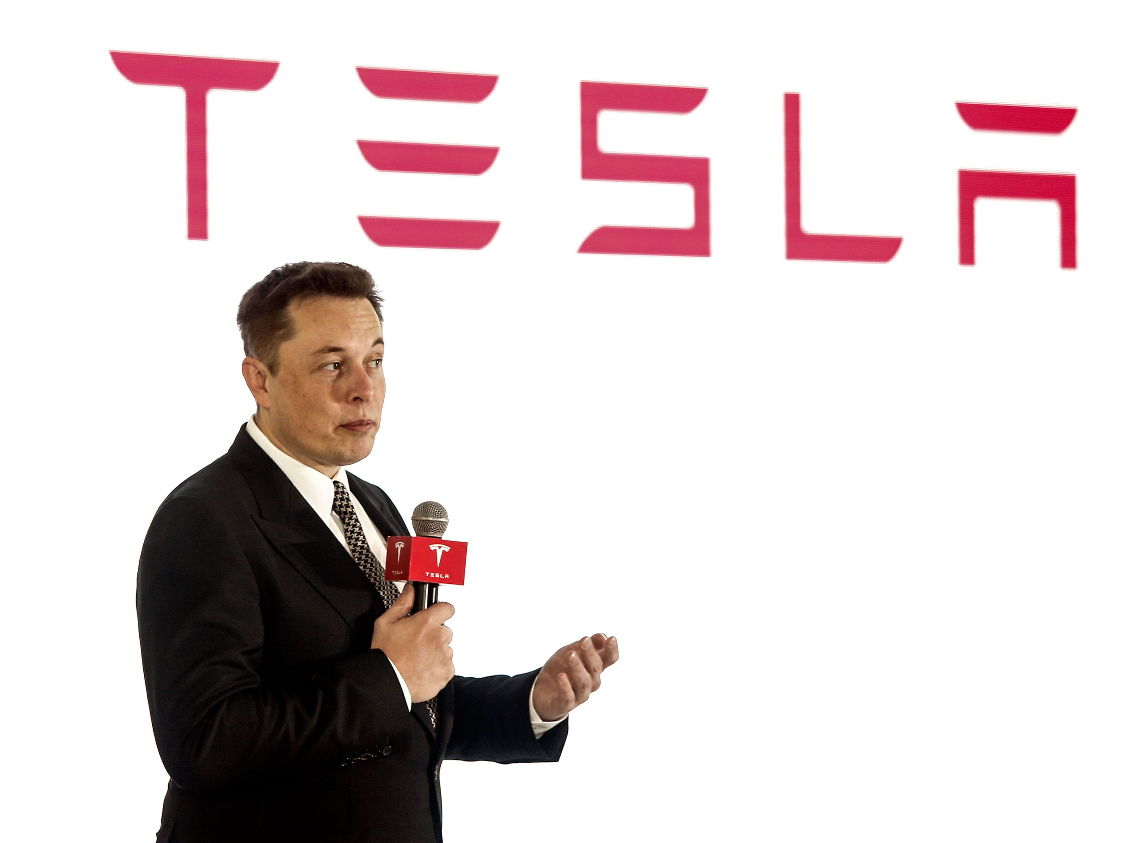 Tesla brought in $573 million from selling to xAI and SpaceX last year