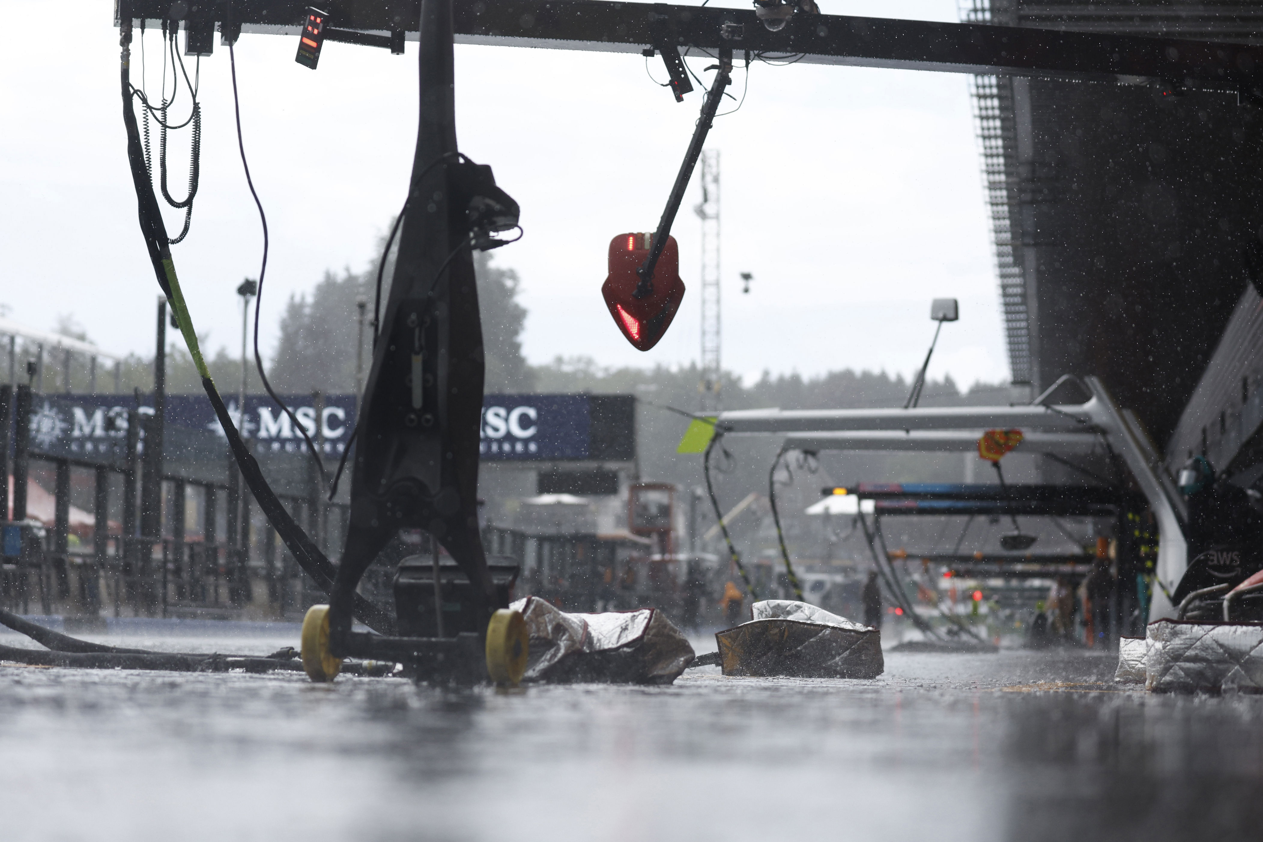 Drivers on edge as lightning, storm threatens F1 restart