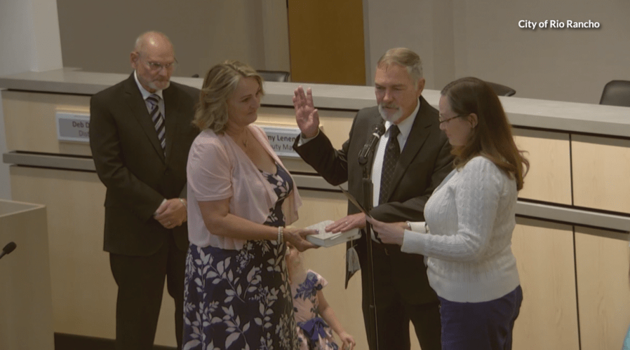 New Rio Rancho mayor sworn into office