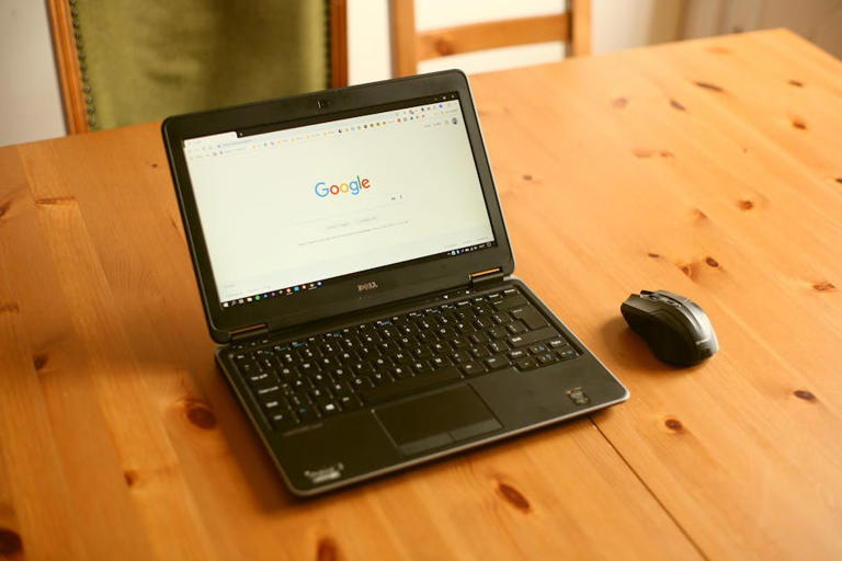 Italia exige a la UE investigar al buscador de Google con IA