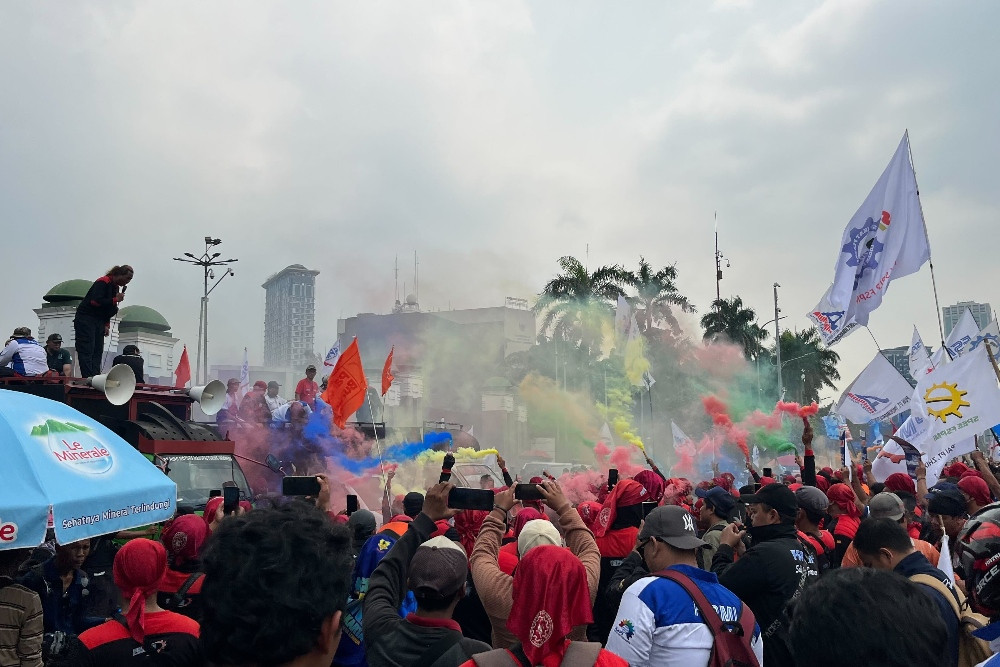 Titik lokasi demo buruh May Day 2026 di Jakarta, bus dari Jabar mulai ...