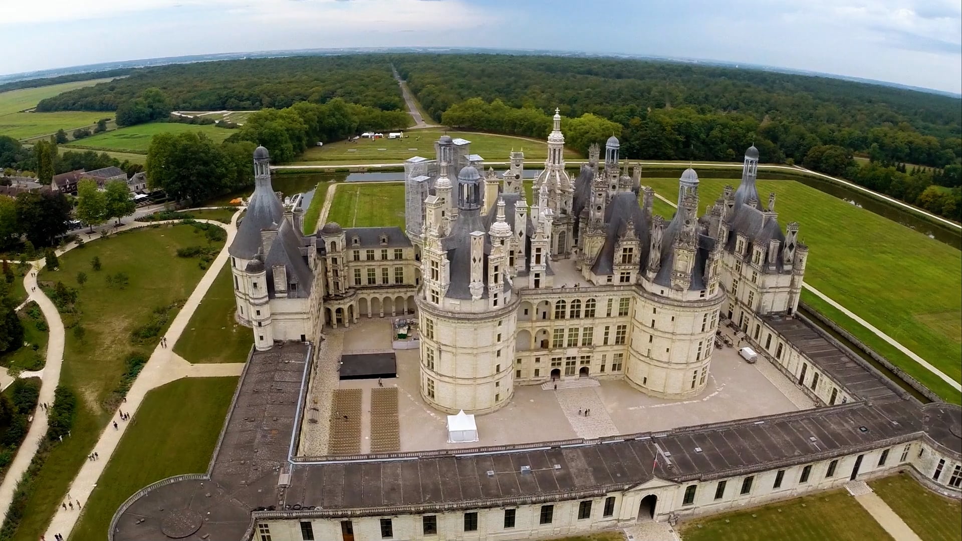 Castello di Chambord, Francia: vedute dal drone di un gioiello ...