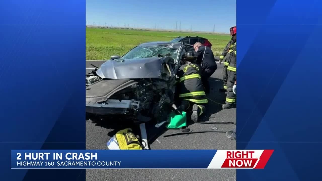 2 people hurt in crash in Sacramento County