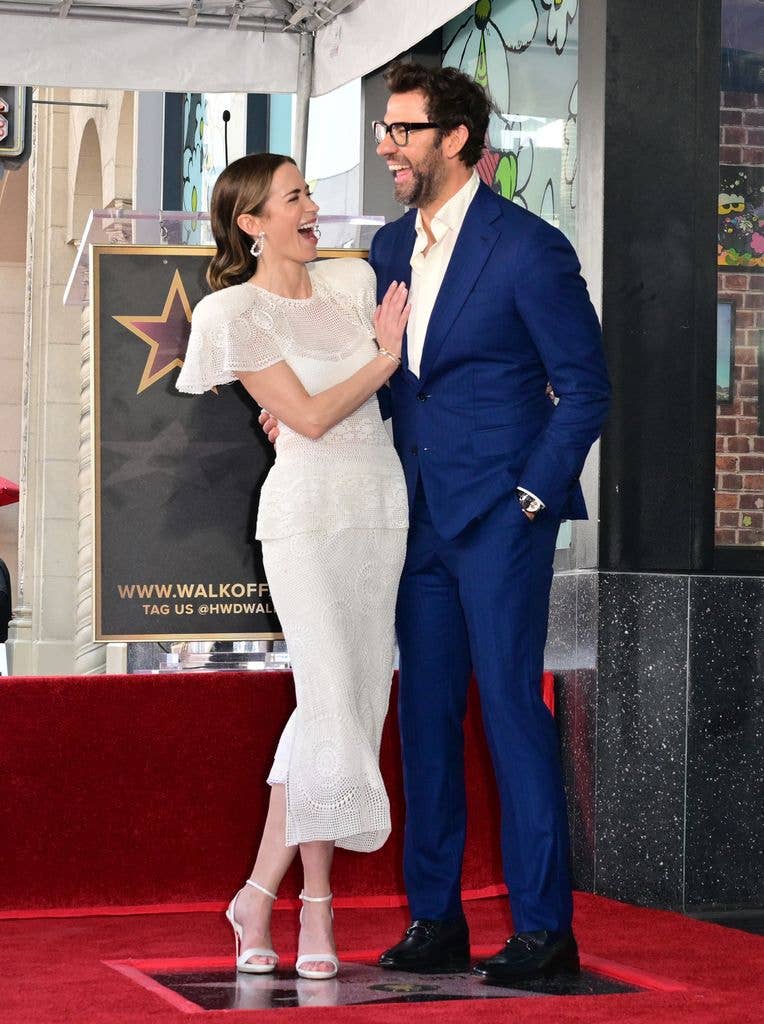 Emily Blunt and John Krasinski can't keep their hands off each other at ...
