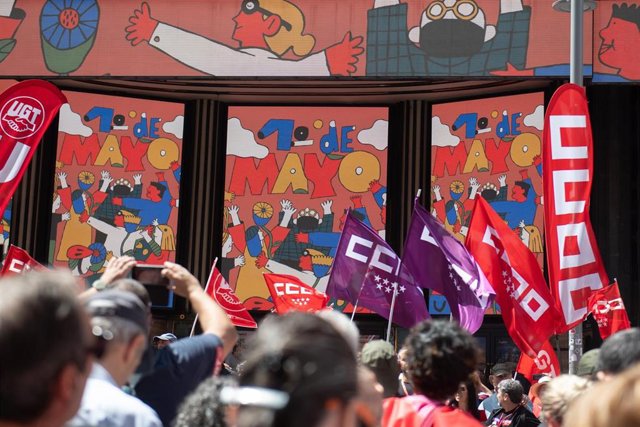 Cerca de 3.000 personas salen a la calle en Madrid este 1 de mayo para ...