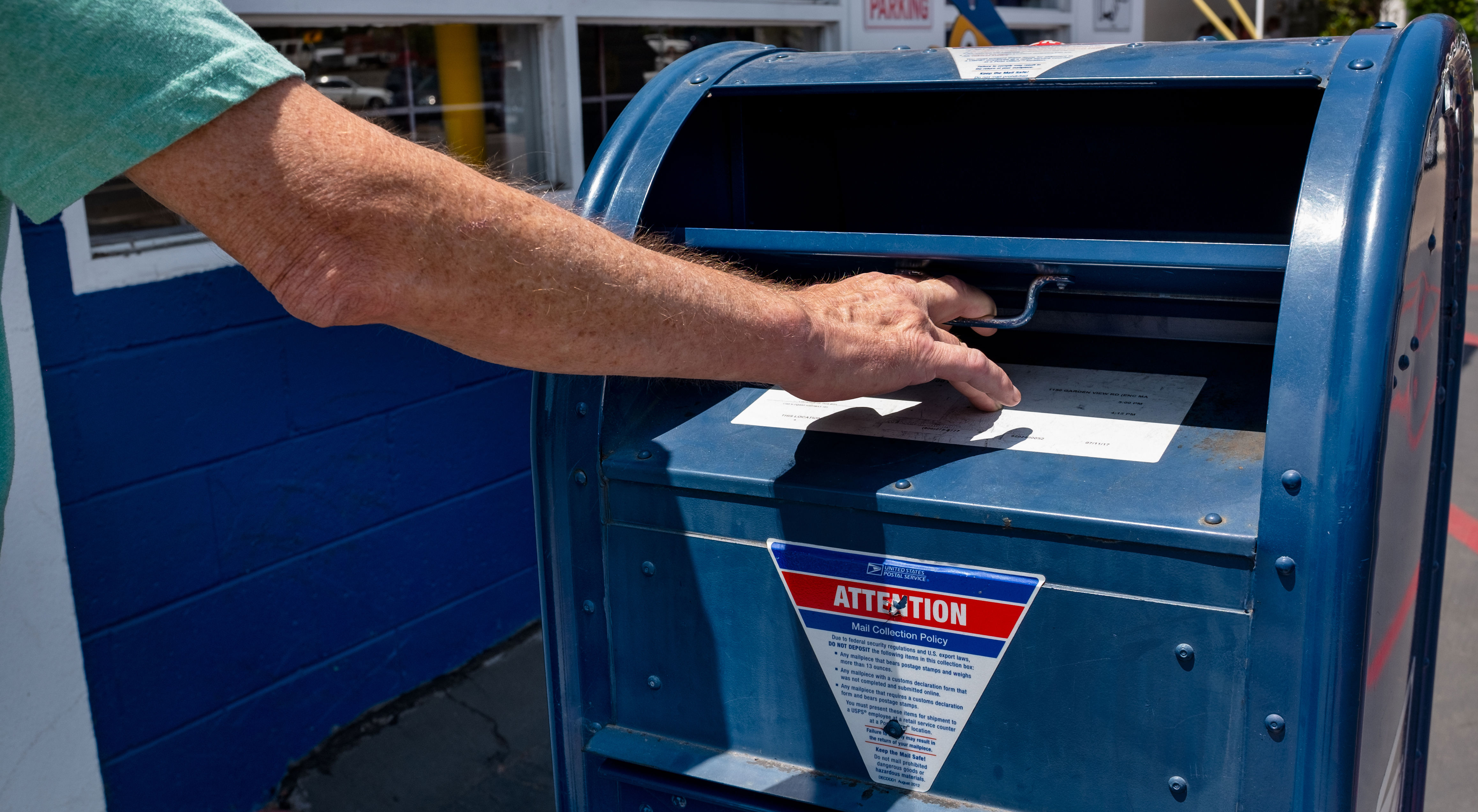 A Florida neighborhood has lost at least $658,000 to mail thieves — and ...