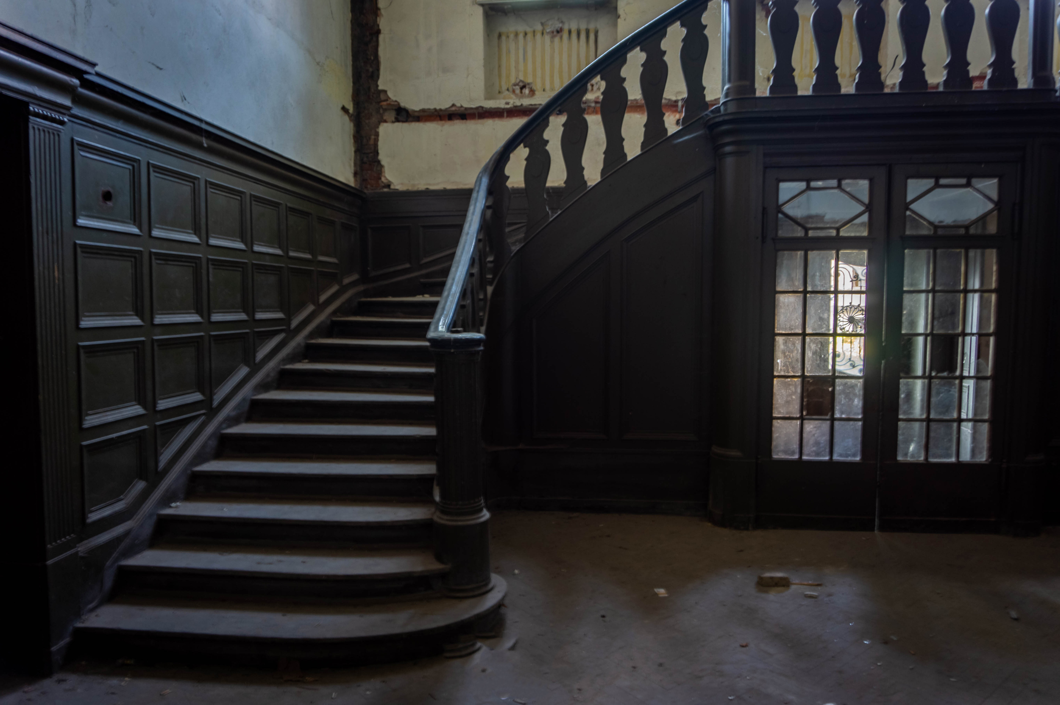 Is it ghosts? Study suggests possible cause for haunted houses