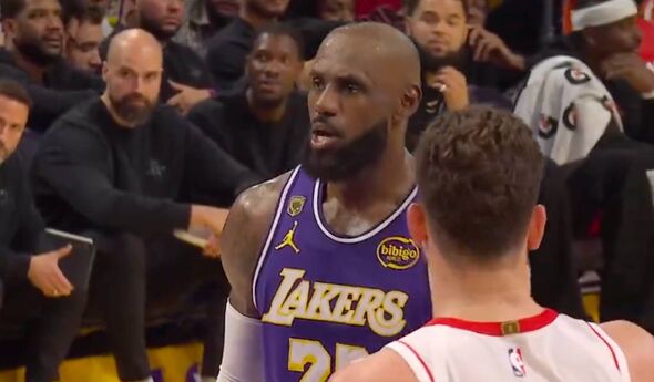 LeBron James snaps back at Rockets star after Lakers call