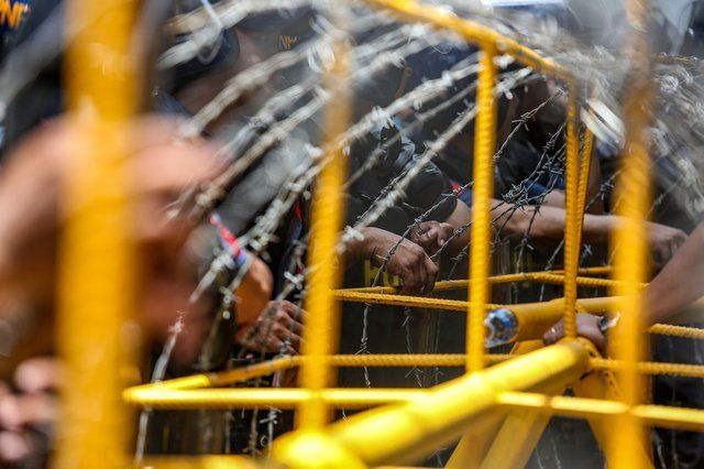 Cellphone snatching allegation sparks tension at Manila Labor Day rally