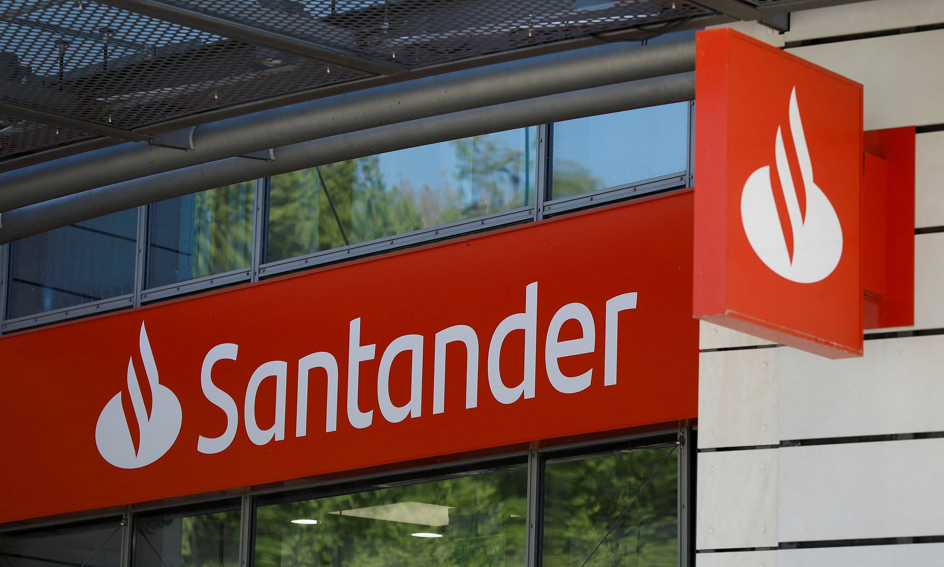 Santander completes £2.65bn takeover of TSB to create Britain's third ...