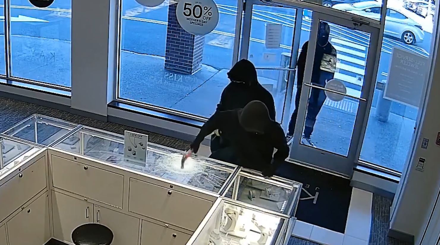 FBI investigating rise in smash and grab robberies in CT, NY and New ...