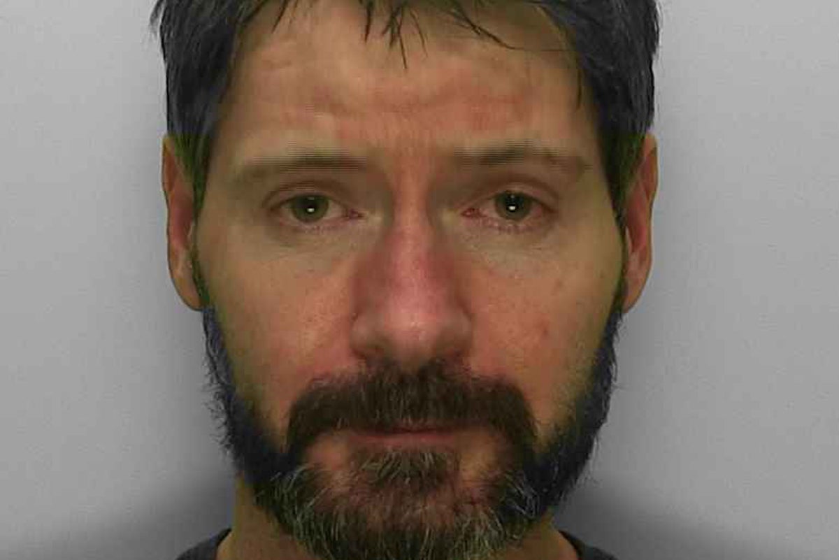 Fraudster tracked down to Czech Republic after email signature blunder