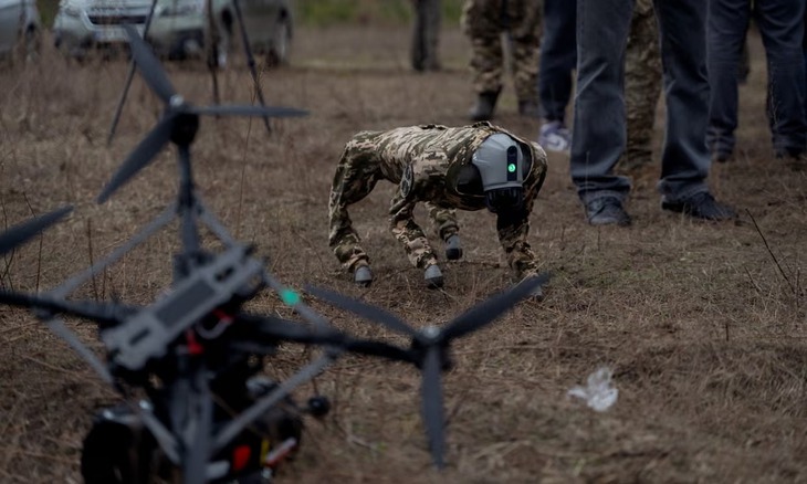 Ukraine điều 'binh sĩ' robot ra chiến trường